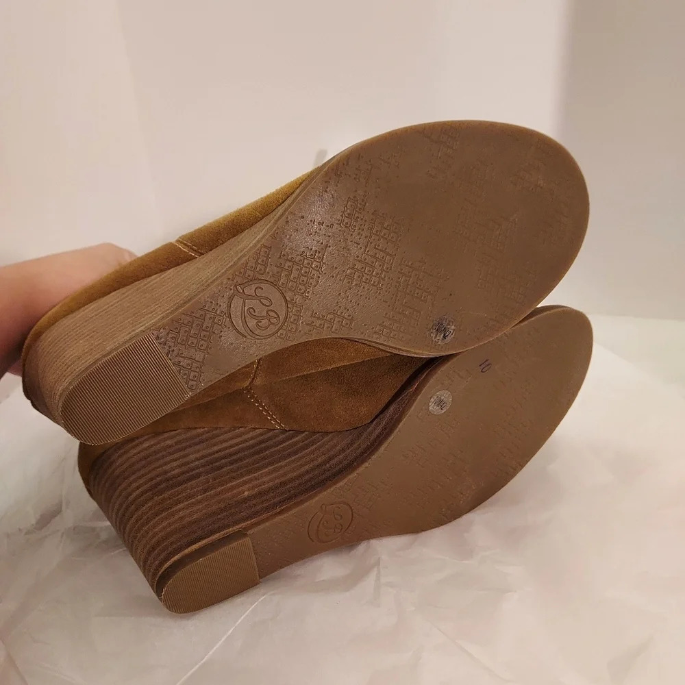 Lucky Brand "Yamka" Tan Suede Leather Wedge Bootes in Size 10 M - Picture 11 of 11
